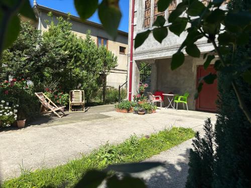Zugdidi Apartment | Maryams Guesthouse