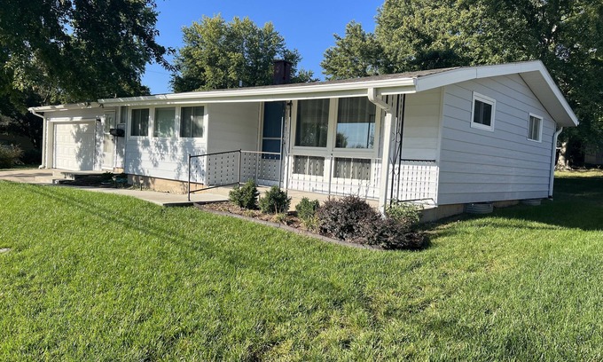 Frankfort House | Maryann’s Guest House-ranch style home in the quiet community of Frankfort