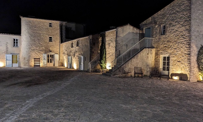 Ferrieres-les-Verreries Hotel | Mas de Baumes - Ferrières