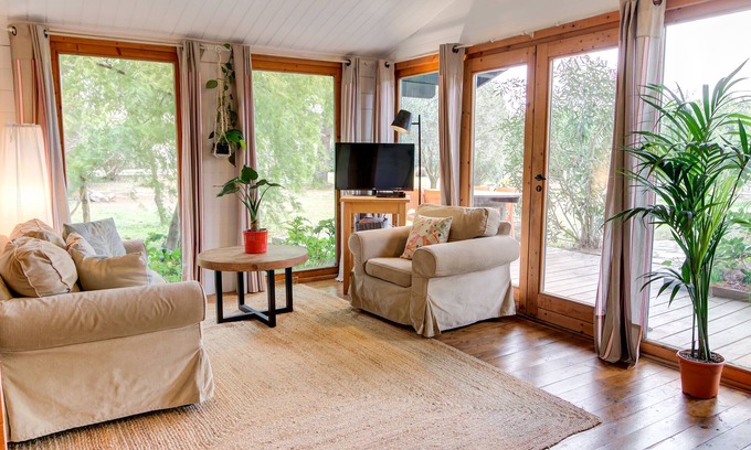 Perpignan House | Mas Des Fleurs - Heated pool - Child friendly gardens - Beach 10mins