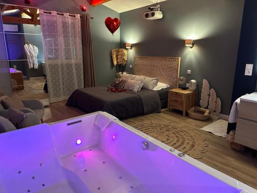 Pas du Loup House | Mas Hinaiti - Suite romantique avec Spa et écran géant de cinéma