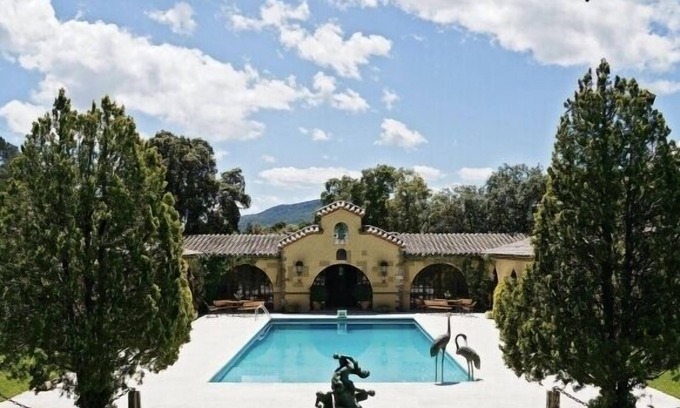 Darnius House | Masia Mimosa