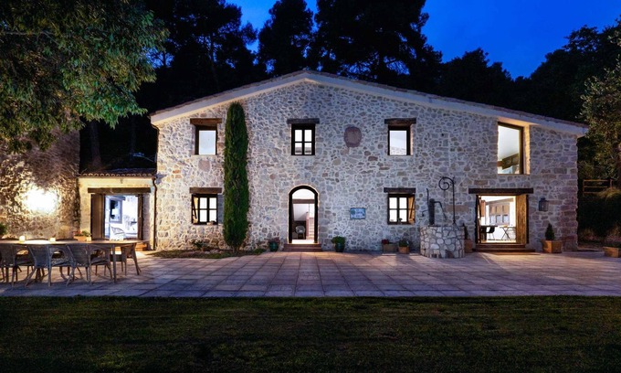 La Llacuna House | Masia Ventanell