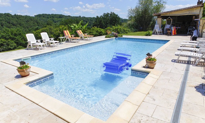 Thenon Cottage | MASKALI, gite l Ethnique, heated swimming pool open view