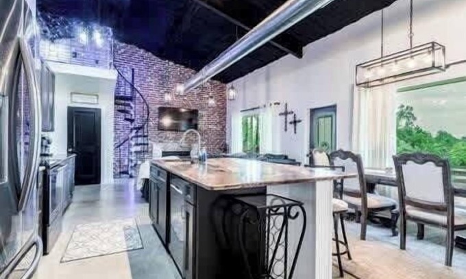 Longview House | Massey Rock Farm Summ