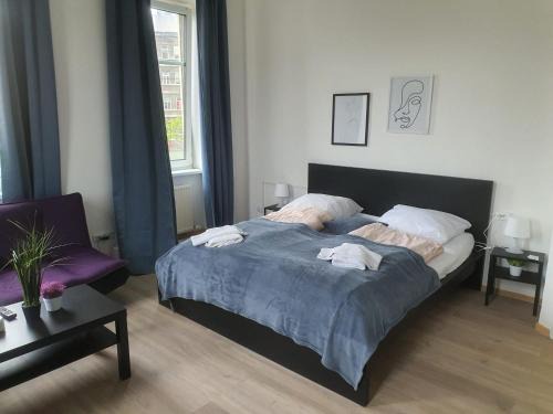 Brigittenau Apartment | Massive 6BR Apt. Near Millenium City for big Groups