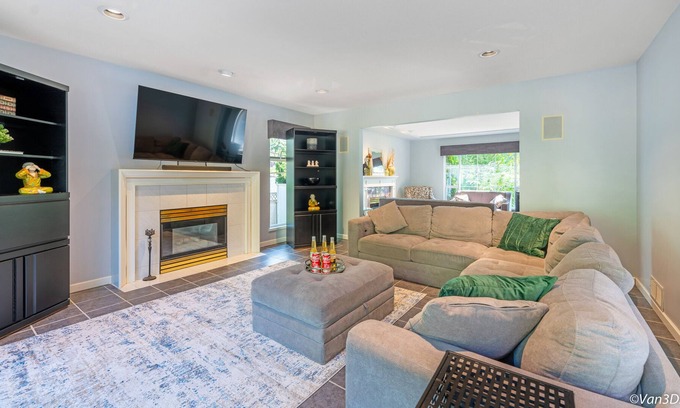 Surrey Newton House | Massive estate home. 3 levels 8 bedrooms!