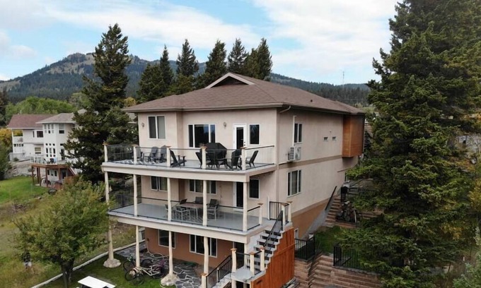 Coleman House | Massive Modern Mountain Escape - Hot Tub & Views