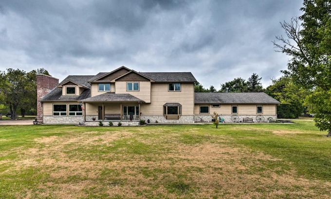 Peck House | Massive Peck Home with Woods and Creek to Explore