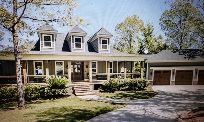 Bath House | Masters 2023 Executive Retreat Home