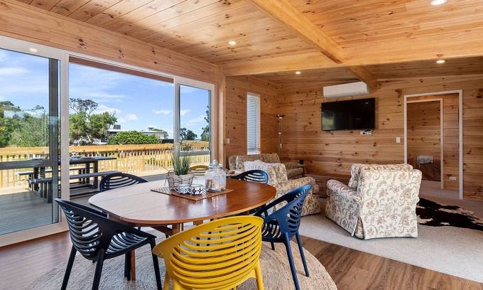 Matapouri House | Matapouri Bayside Retreat - Matapouri Holiday Home