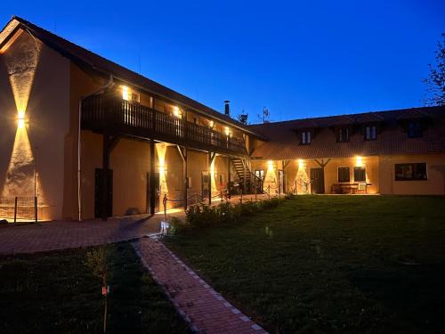 Vsemyslice Apartment | Mattys ranč Všeteč