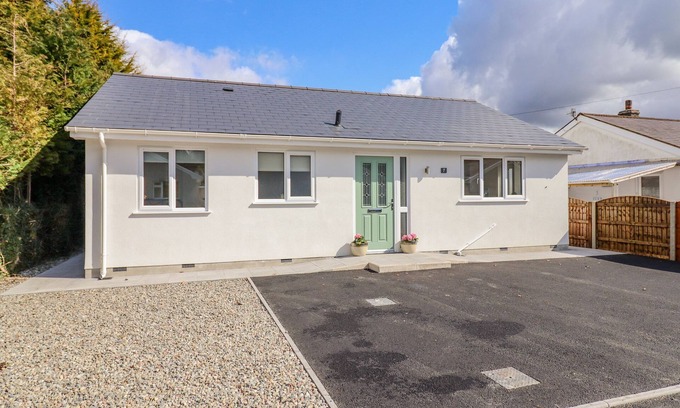 Llanycil House | MAWNOG FACH, pet friendly, with a garden in Bala