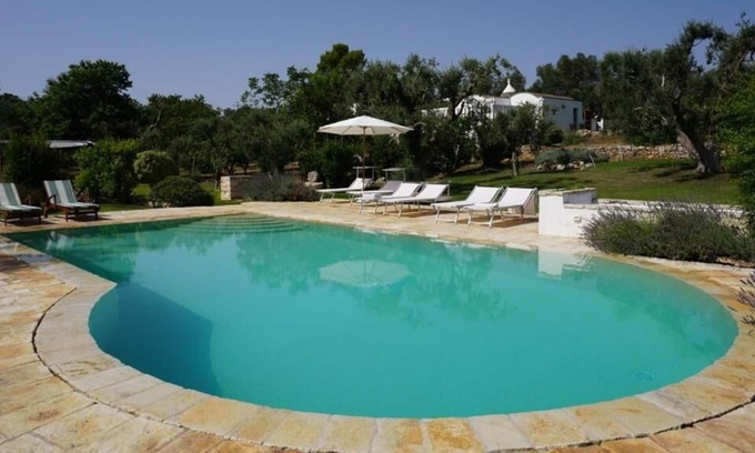 Ceglie Messapica Villa | Max 10 guests, infinity swimming pool, 5 bedrooms, 4 bathrooms, wonderful garden