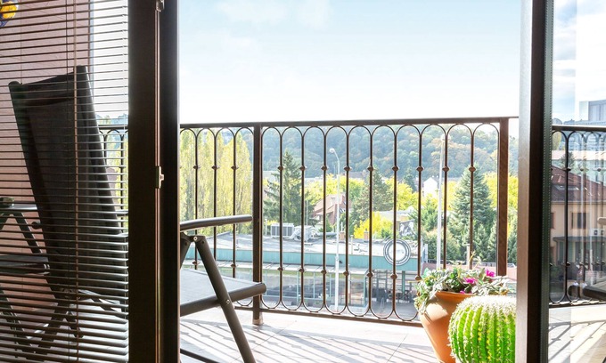 Old Town Hotel | Max Inn Hotel