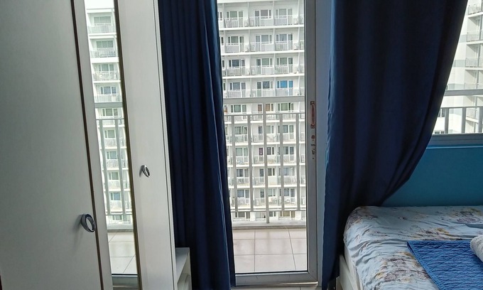 Barangay 76 Apartment | Max's tower D Shell residences condo, w/balcony, Netflix and fast internet