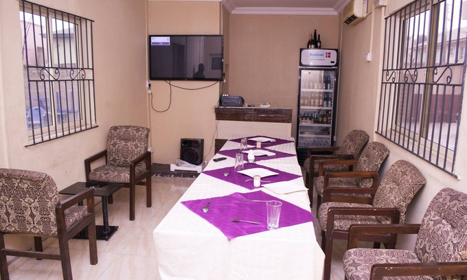Mushin Hotel | Maxton Suites Magodo