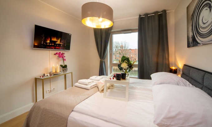 Gdansk City Center Apartment | Maya's 22 - River view