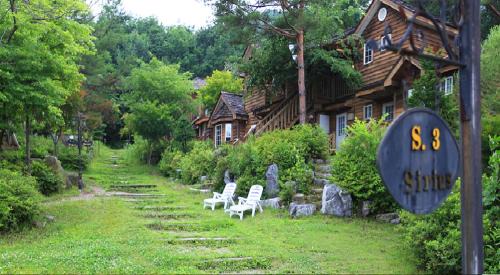 Bongpyeong House | Mayfair Deneb Pension