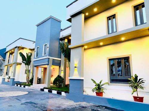 Maitama Hotel | MayFair Hotel Maitama Abuja