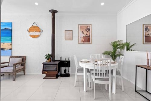 Maylands House | Maylands Coastal Vibe By Home2bnb