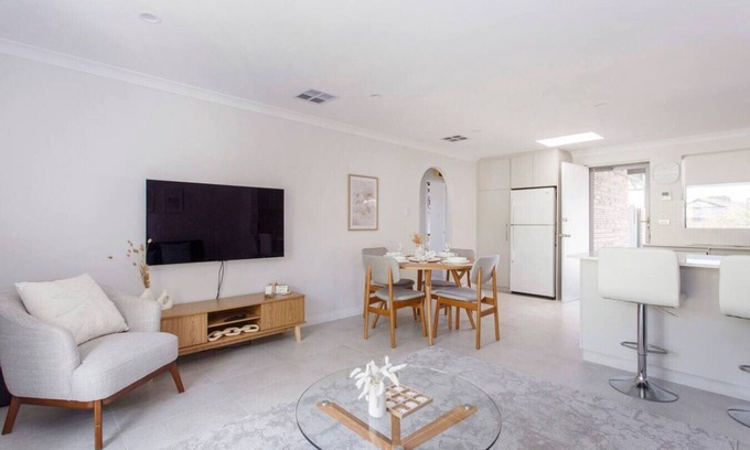 Maylands Apartment | Maylands Riverside City Retreat