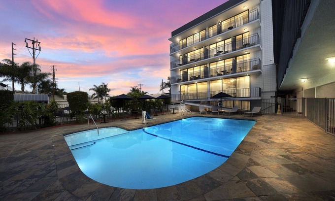 Southwood Riviera Hotel | MC Pacific Inn & Suites