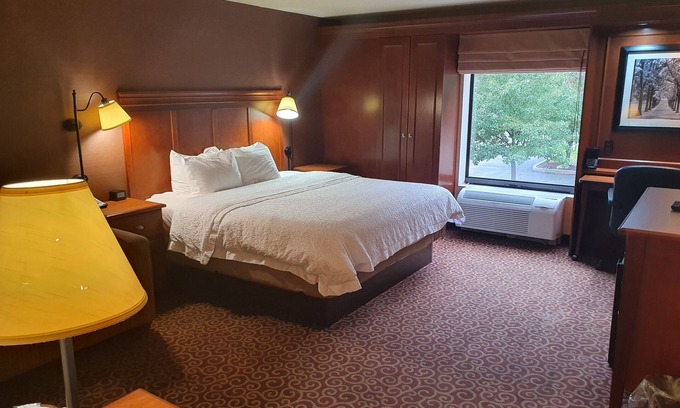 Ross Township Hotel | McKnight Hotel