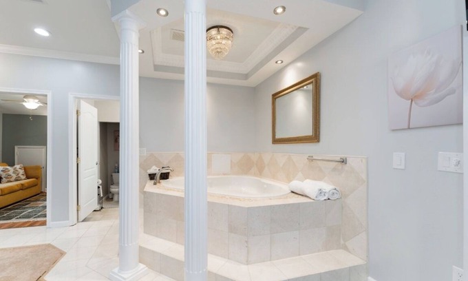 Friendly House | MD/DC/VA Hideaway - Spacious 4-bedroom/3-Bath oasis in Fort Washington