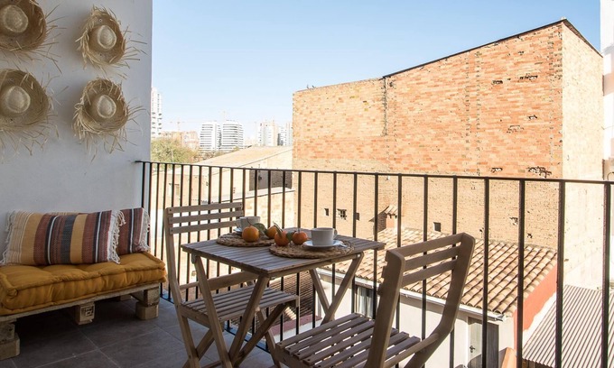 Quatre Carreres Apartment | MD Gravador Jordá 4 Apartment