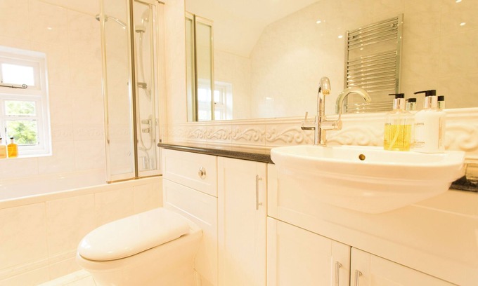 Petham Cottage | Meadow Cottage a pretty, Secluded 4 bedroom house.