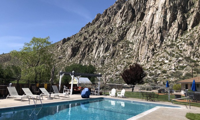 Coleville Hotel | Meadowcliff lodge