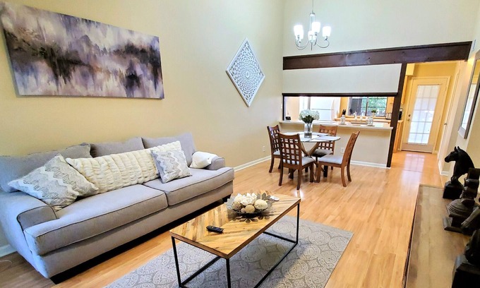 Medical Center District Condo | Medical Center, Gorgeous Condo Centrally located must see!