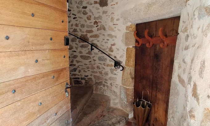 Saint-Benoit-du-Sault House | Medieval house for six people