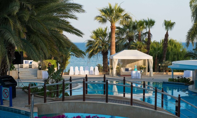 Agios Tychon Hotel | Mediterranean Beach Hotel