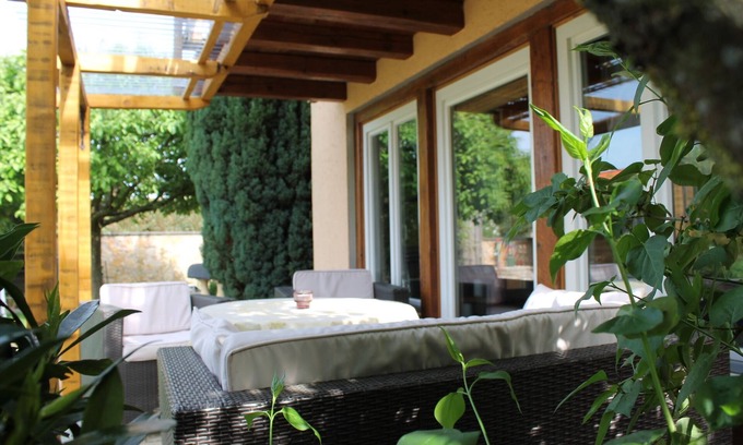 Vogelgrun Apartment | Mediterranean living ambience in a quiet, rural location
