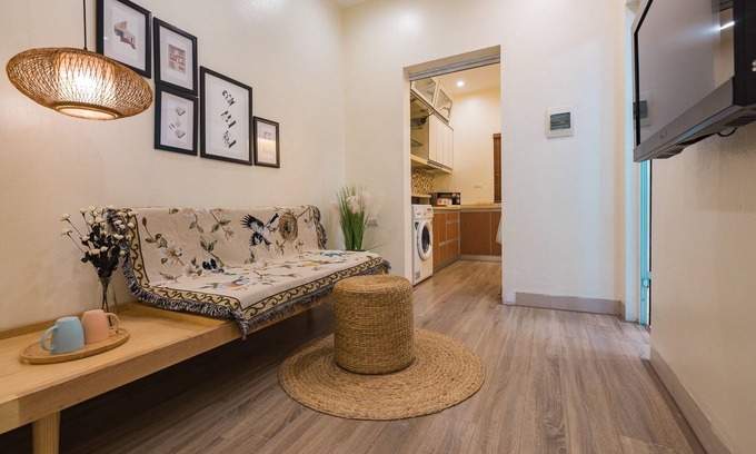 Trang Tien Apartment | Mee's - 1min walk to Hoan Kiem Lake & Opera House
