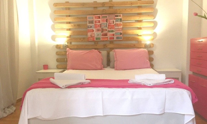 Ilisia Apartment | Megaron orange flat