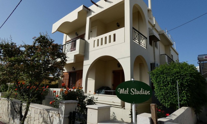 Kato Galatas Apartment | Mel Studio 1, a modern, spacious and fully equipped apartment next to the sea.