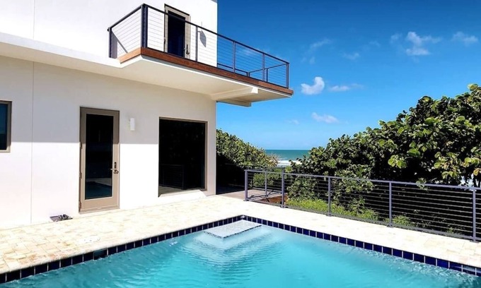 Floridana Beach House | Melbee's TideHouse - Jetstream Pool - Direct Ocean