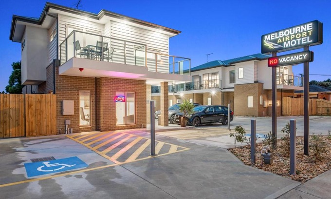 Tullamarine Hotel | Melbourne Airport Motel