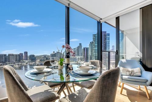 Docklands Apartment | Melbourne Lifestyle Apartments - Best Views on Collins