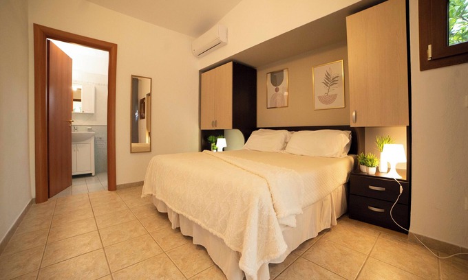 Mattinata House | "melograno" Holiday Home with Swimming Pool and Private Beach