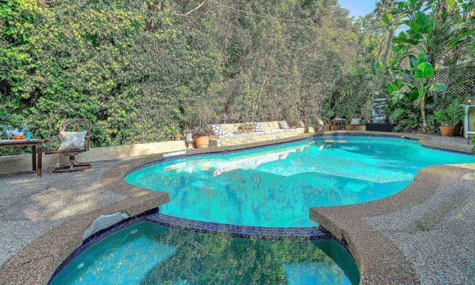 Greater Wilshire - Hancock Park House | Melrose Ave Highland Haven Estate + Pool