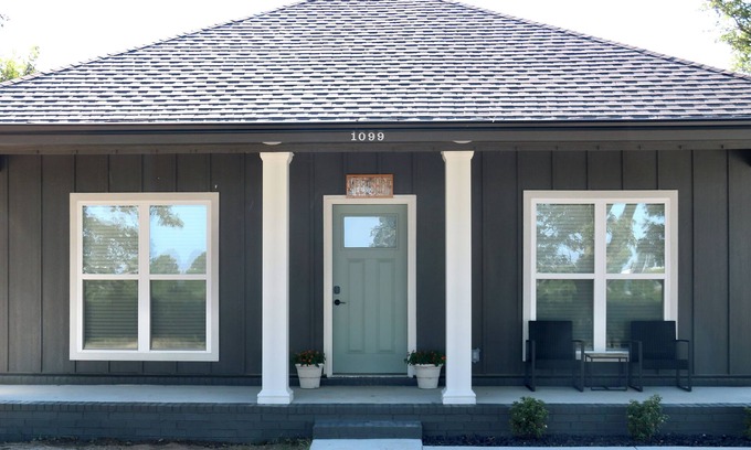 Osceola House | Melt Shop, Steel Bend Guest Houses: Melt Shop