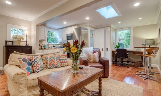Allied Arts Cottage | Menlo Park Cottage at Allied Arts