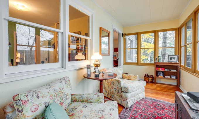 Mercer Cottage | Mercer Cottage on Crystal Lake w/Private Dock!