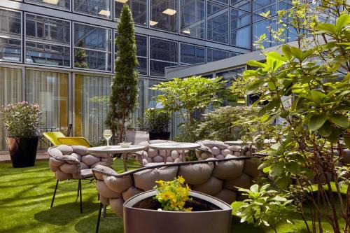 Parc-Nord Hotel | Mercure Paris la Défense Grande Arche