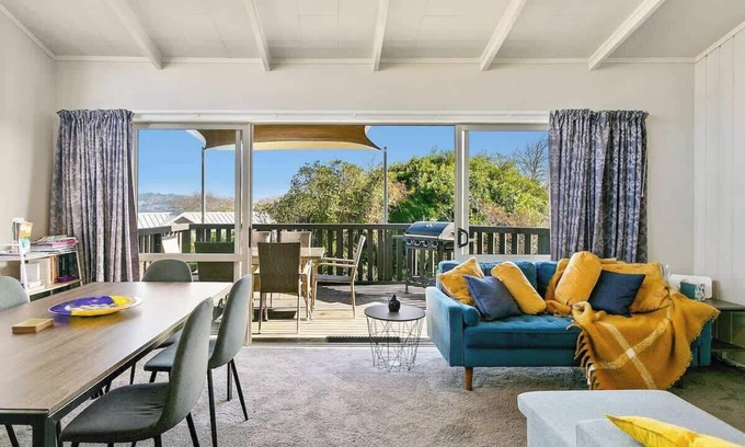 Waipahihi House | Mercy of Lake Taupo S