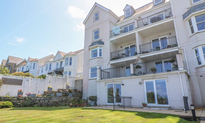 Carbis Bay Apartment | MERIDIAN, family friendly, country holiday cottage in Carbis Bay